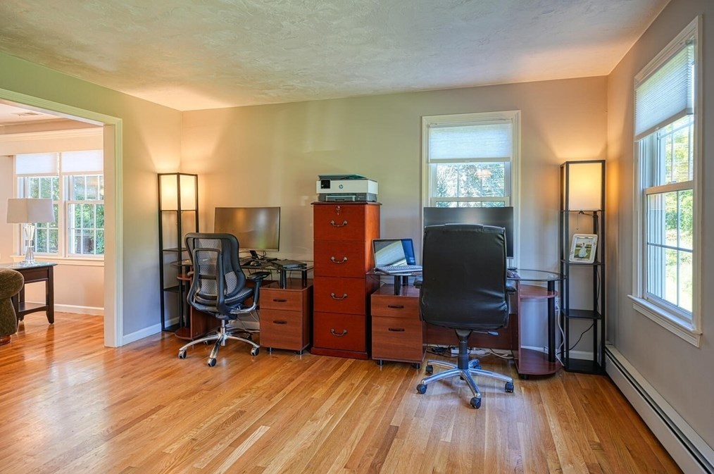 260 Whitney St, Northborough MA 01532-1408 exterior