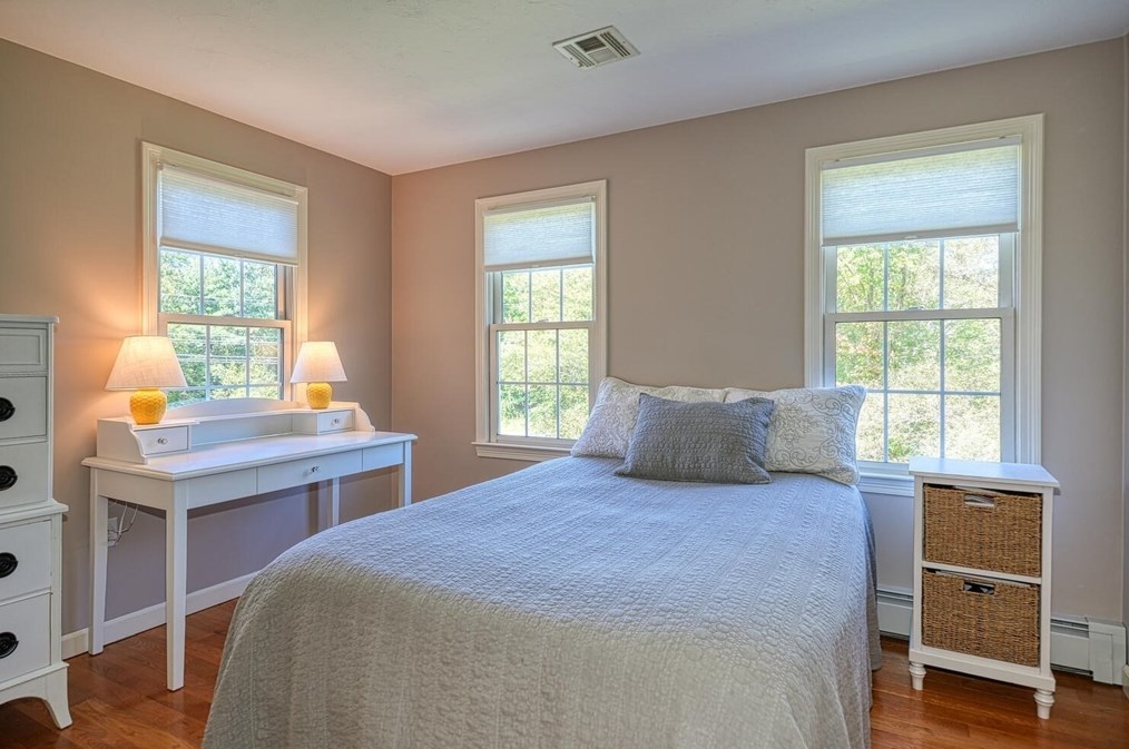 260 Whitney St, Northborough MA 01532-1408 exterior