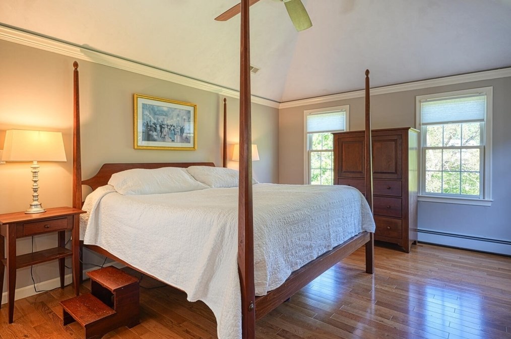 260 Whitney St, Northborough MA 01532-1408 exterior