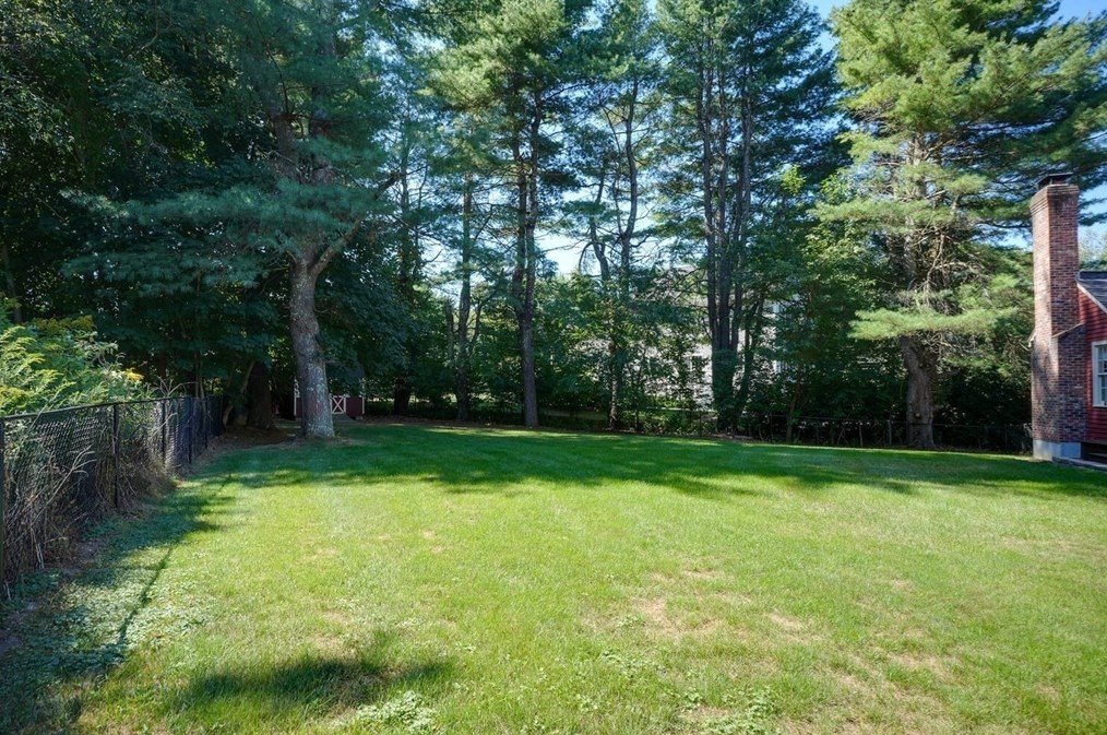 260 Whitney St, Northborough MA 01532-1408 exterior