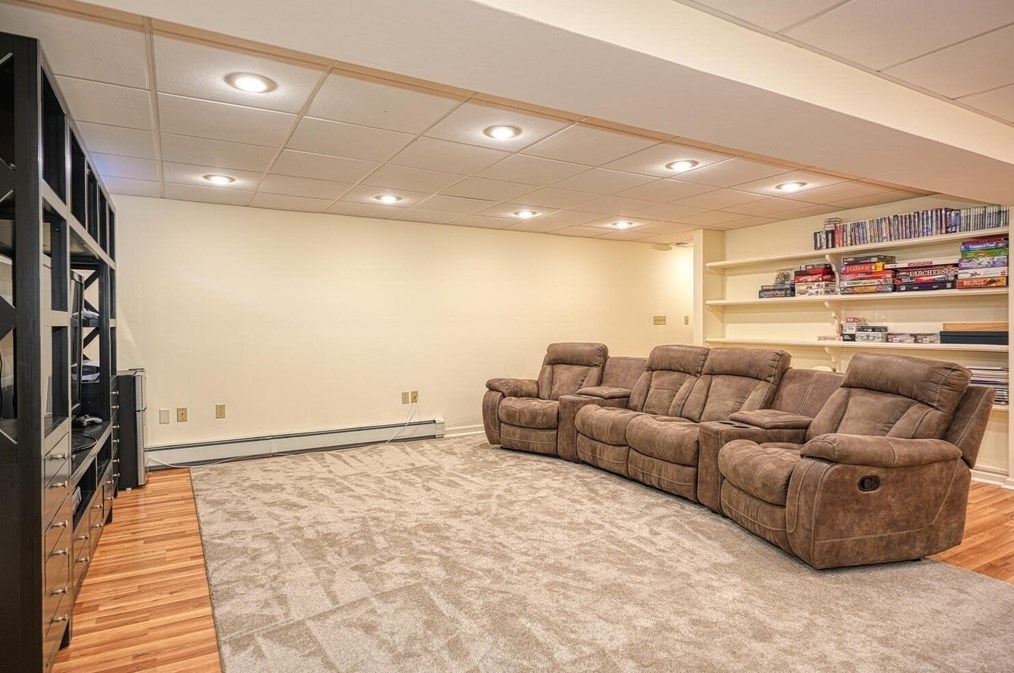 260 Whitney St, Northborough MA 01532-1408 exterior