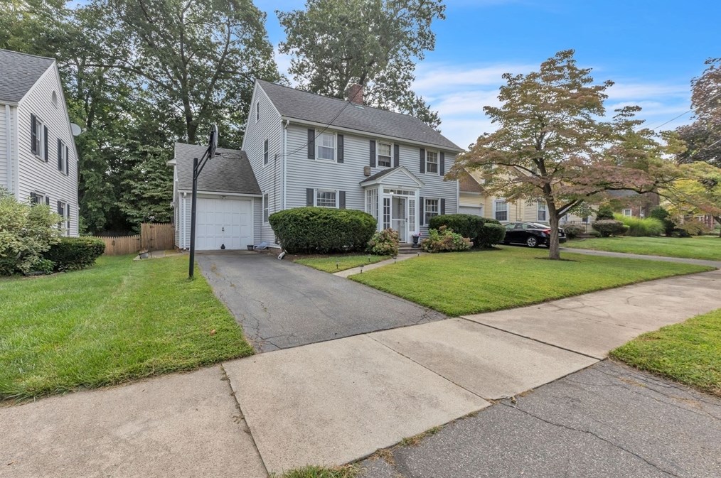 47 Bangor St, Springfield, MA 01118
