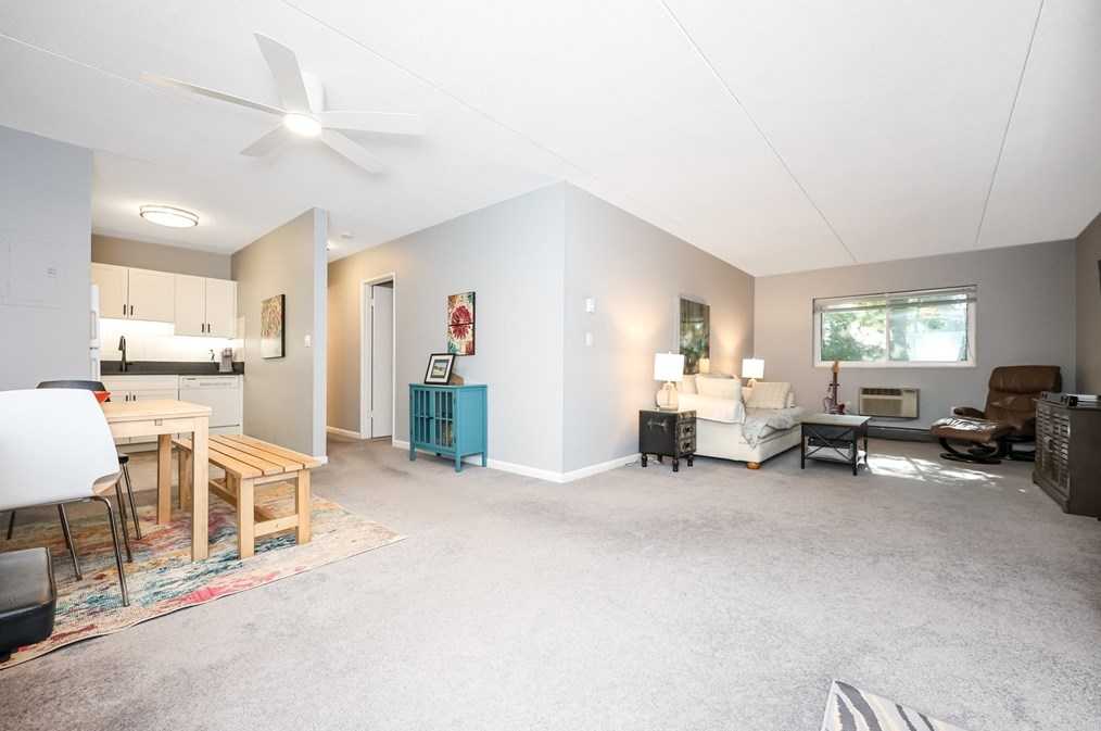 49 Windsor Dr #108, Holliston, MA 01746