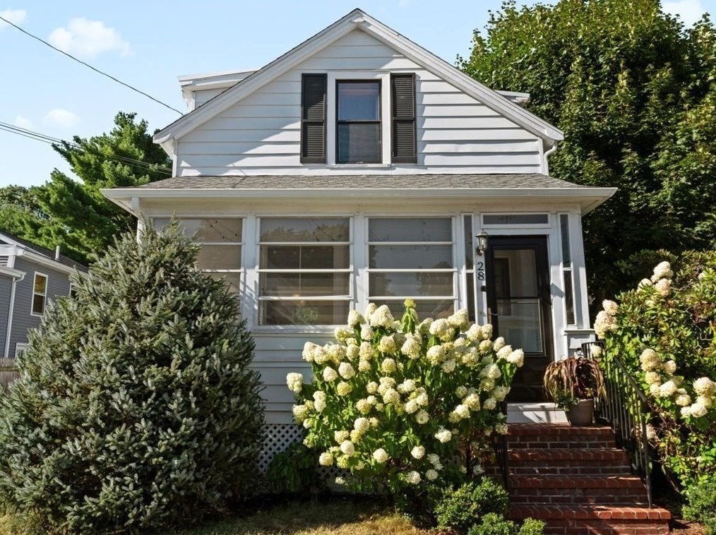 28 Cliff St, Malden, MA 02148
