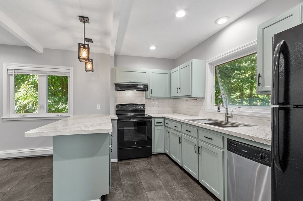 172 Olean St, Worcester MA  01602-4143 exterior