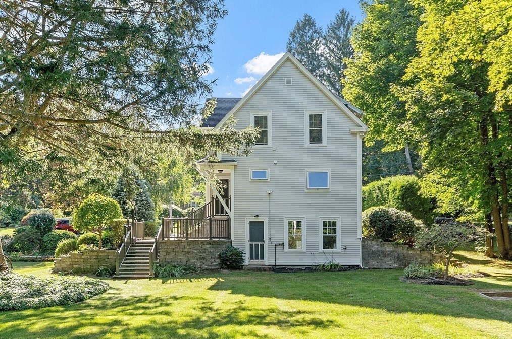 172 Olean St, Worcester MA  01602-4143 exterior