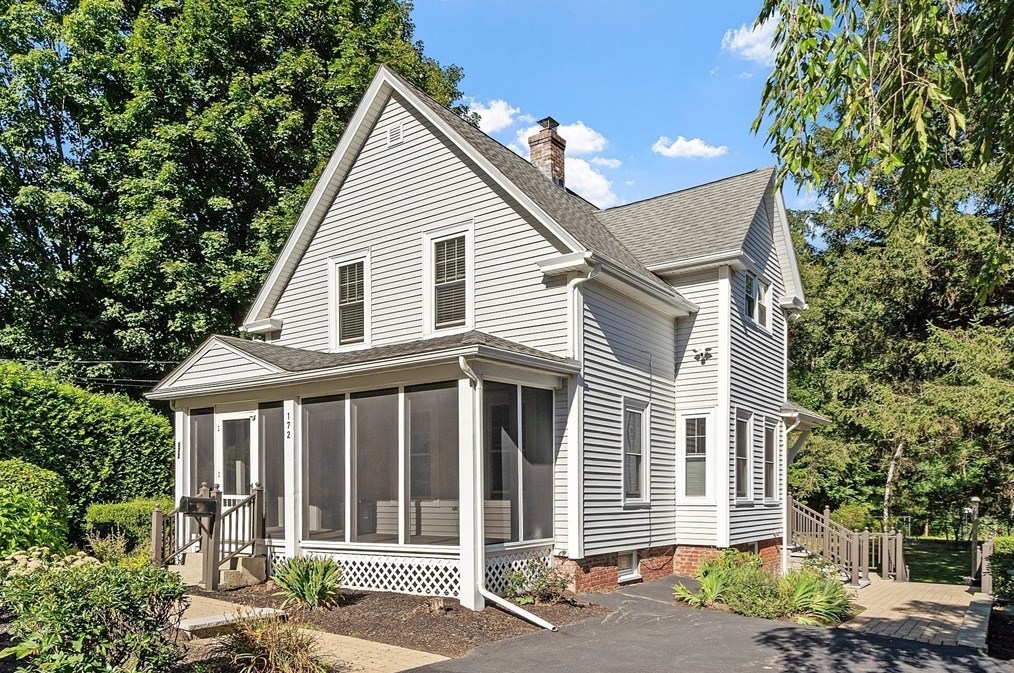 172 Olean St, Worcester MA  01602-4143 exterior