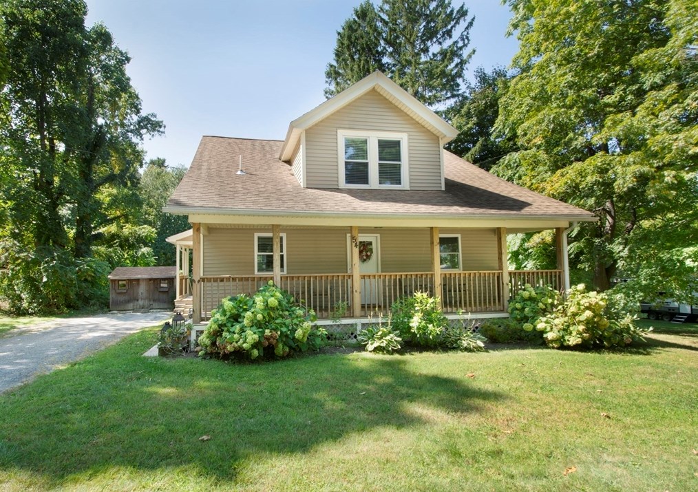 54 Maple St, West Boylston, MA 01583 exterior