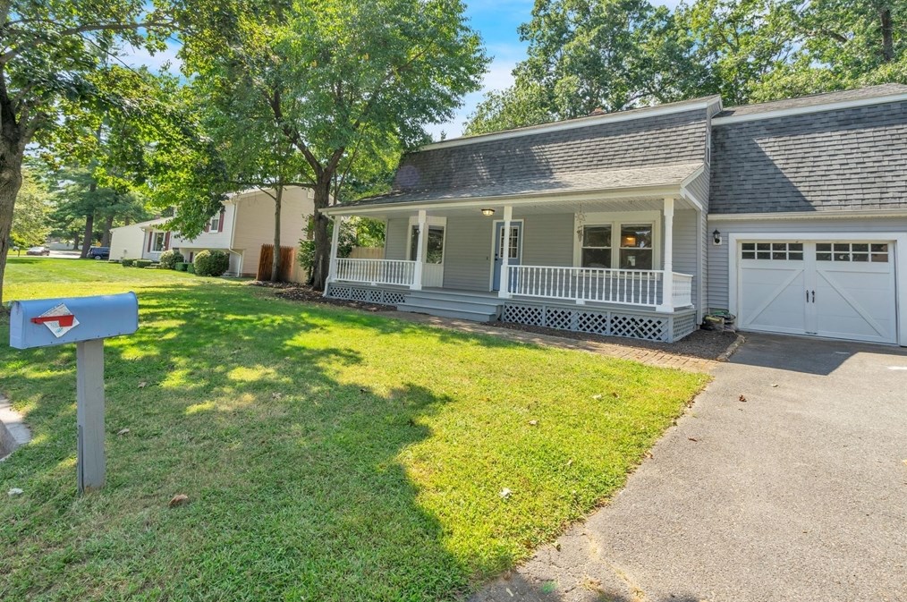 52 Bairdcrest Rd, Springfield, MA 01118