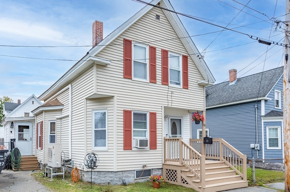 25 Campaw St, Lowell, MA 01850