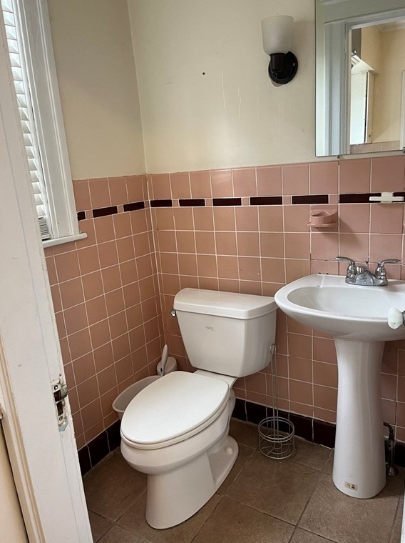 36 Institute Rd, Worcester MA  01609-2740 exterior