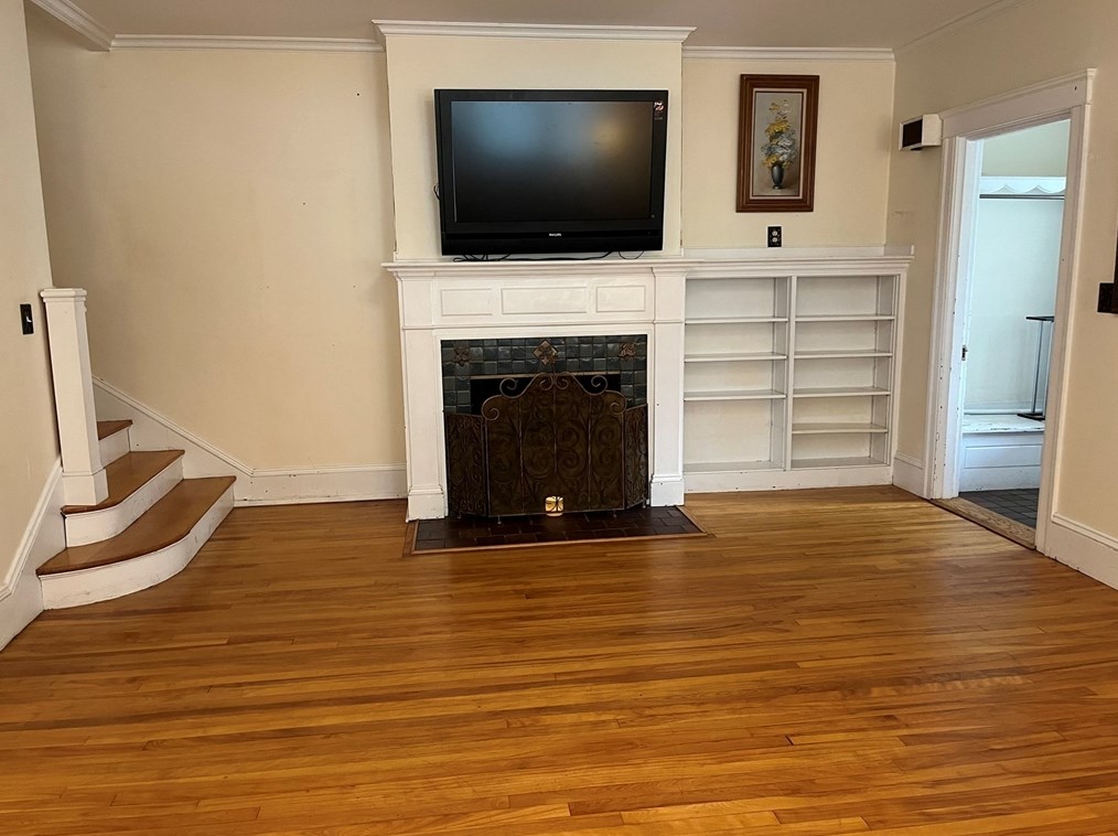 36 Institute Rd, Worcester MA  01609-2740 exterior