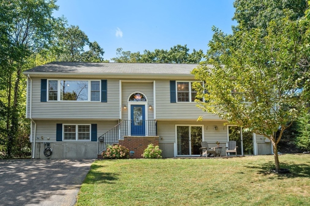 142 Gln St, Malden MA 02148-2415 exterior