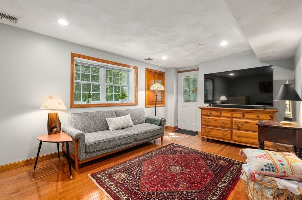 142 Gln St, Malden MA 02148-2415 exterior