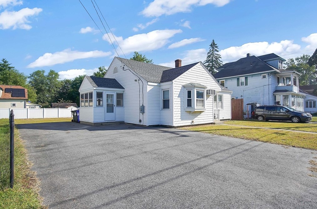 2449 Roosevelt Ave, Springfield, MA 01104