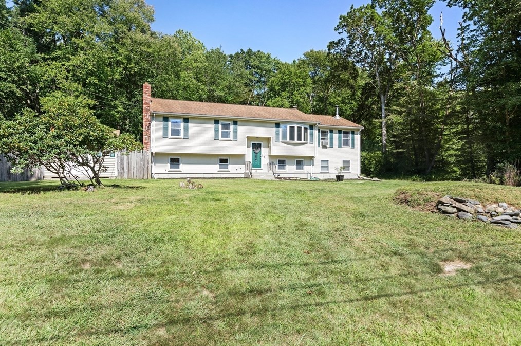 22 Barrows Ct, Norton, MA 02766