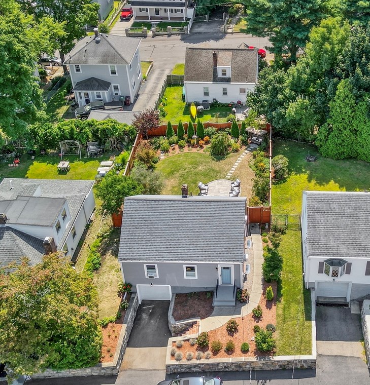 48 Beacon St, Dedham, MA 02026