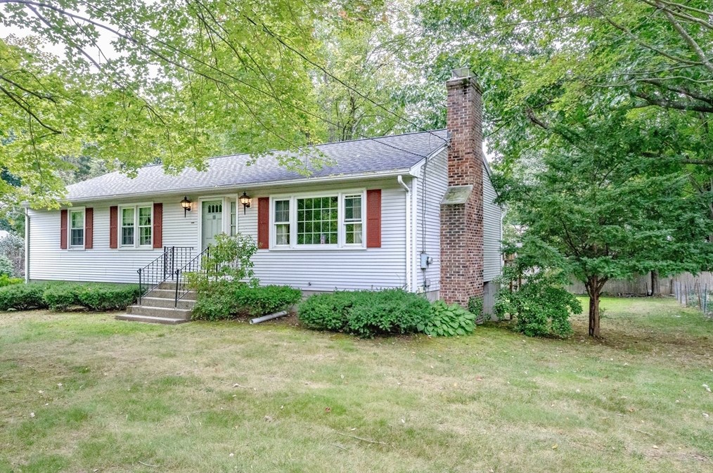 111 Susan Dr, Montgomery, MA 01085