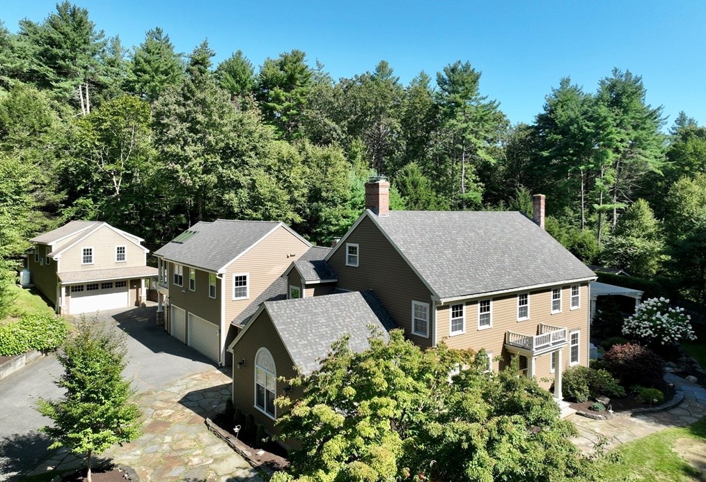 5 Pocumtuck Dr, Whately, MA 01373