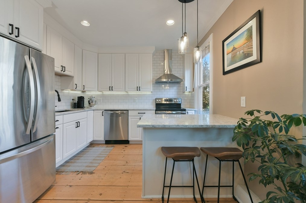 16 Park St #2, Boston, MA 02129