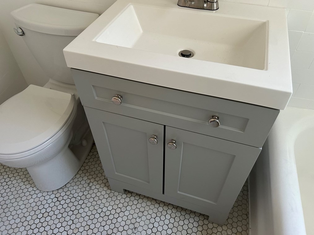 90 Side Pkwy, Newton MA 02458-1816 exterior