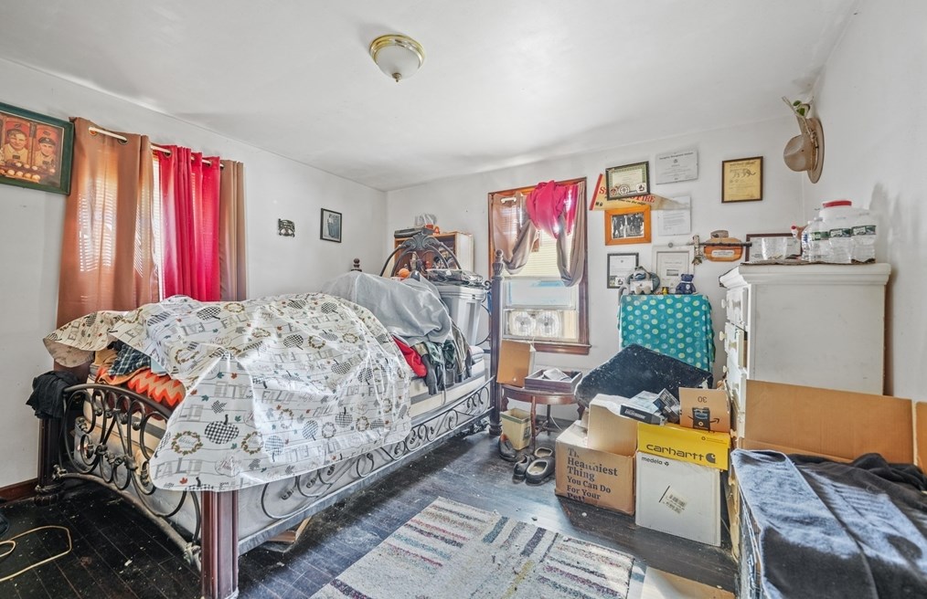 403 King Philip St, Fall River MA 02724-1923 exterior