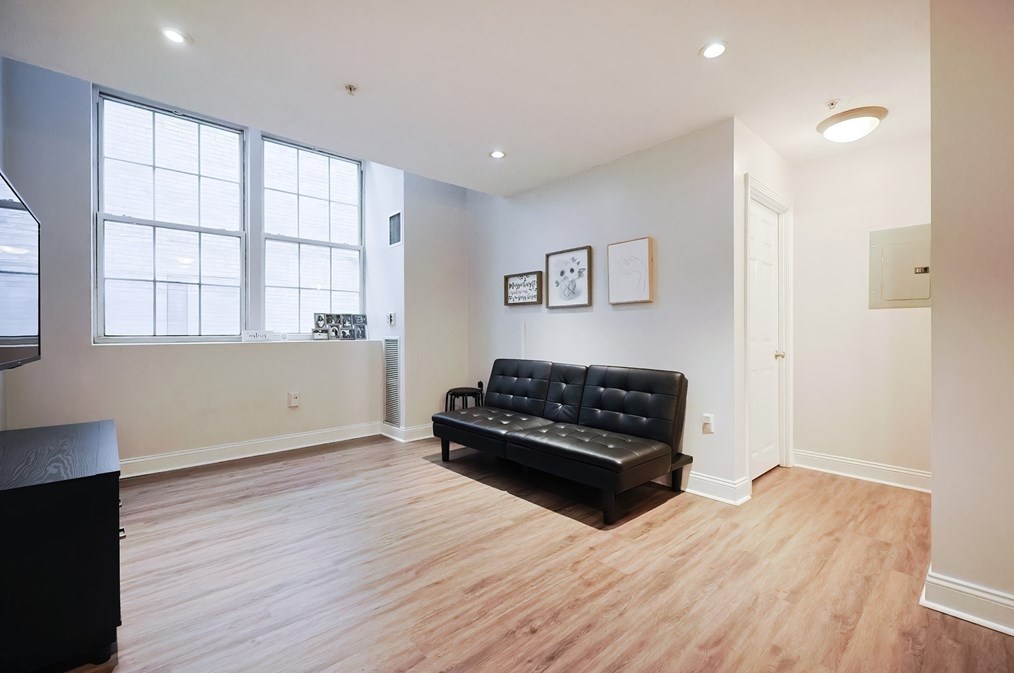 200 Market St #3307, Lowell, MA 01852