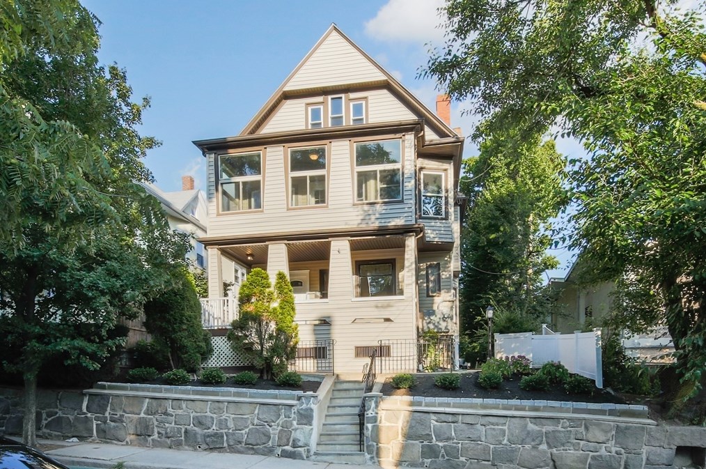 33 Central St #2, Somerville, MA 02143