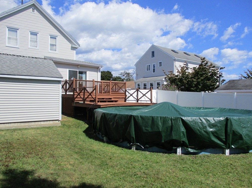 18 Potter St, Dartmouth MA 02748-1806 exterior