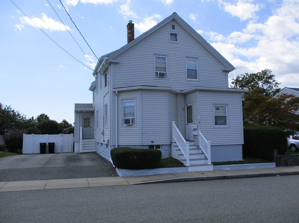 18 Potter St, Dartmouth, MA 02748 exterior