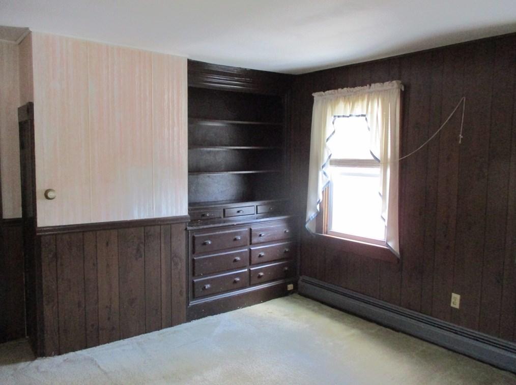 18 Potter St, Dartmouth MA 02748-1806 exterior