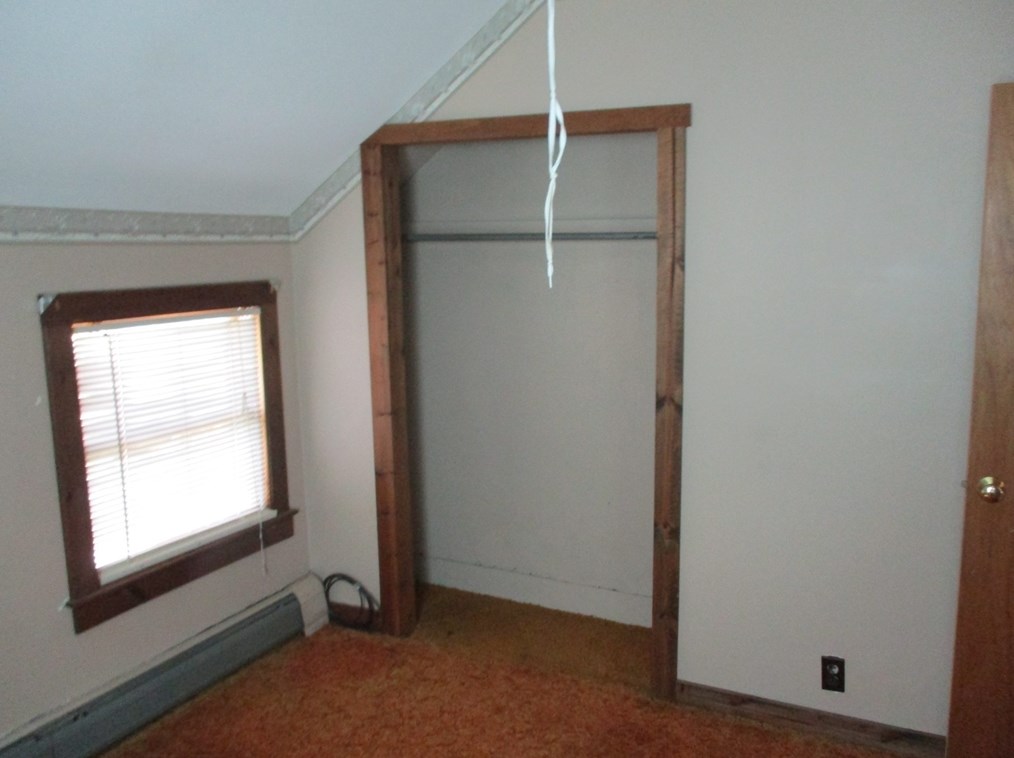 18 Potter St, Dartmouth MA 02748-1806 exterior