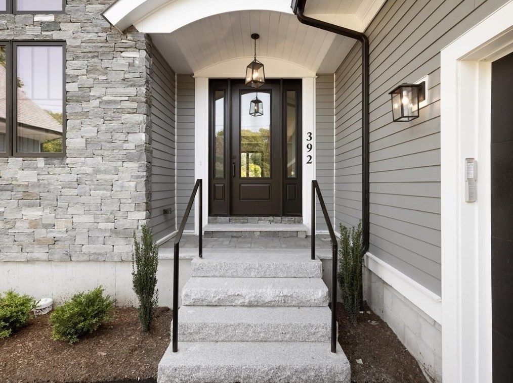 392 Cedar St #392, Dedham, MA 02026