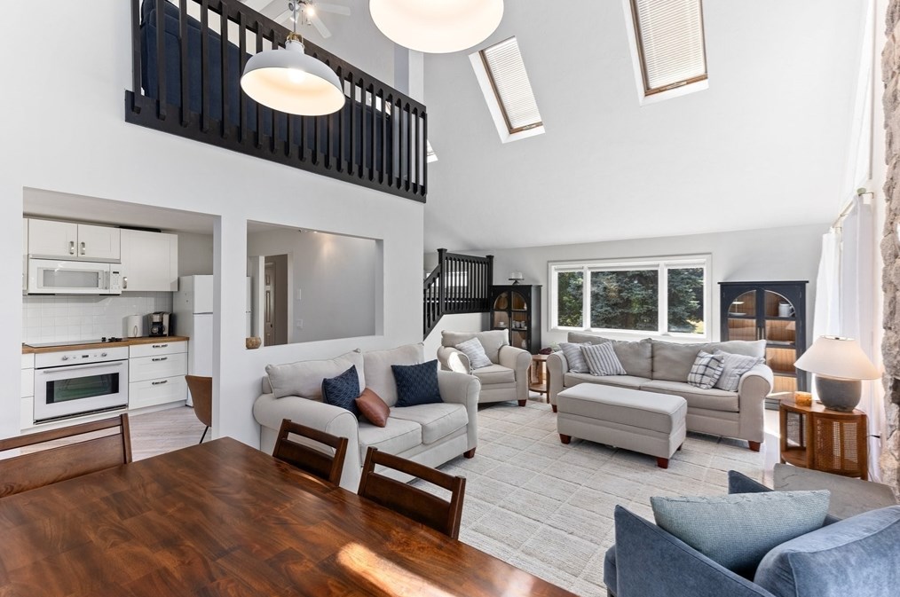 3 Forest Park Dr, Mendon MA  01756-1061 exterior