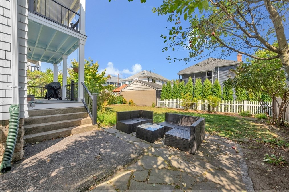 21 Bowdoin St, Arlington MA 02474-3410 exterior