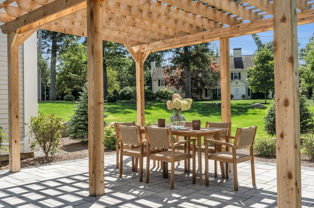 85 Alcott Rd, Concord MA  01742-2605 exterior