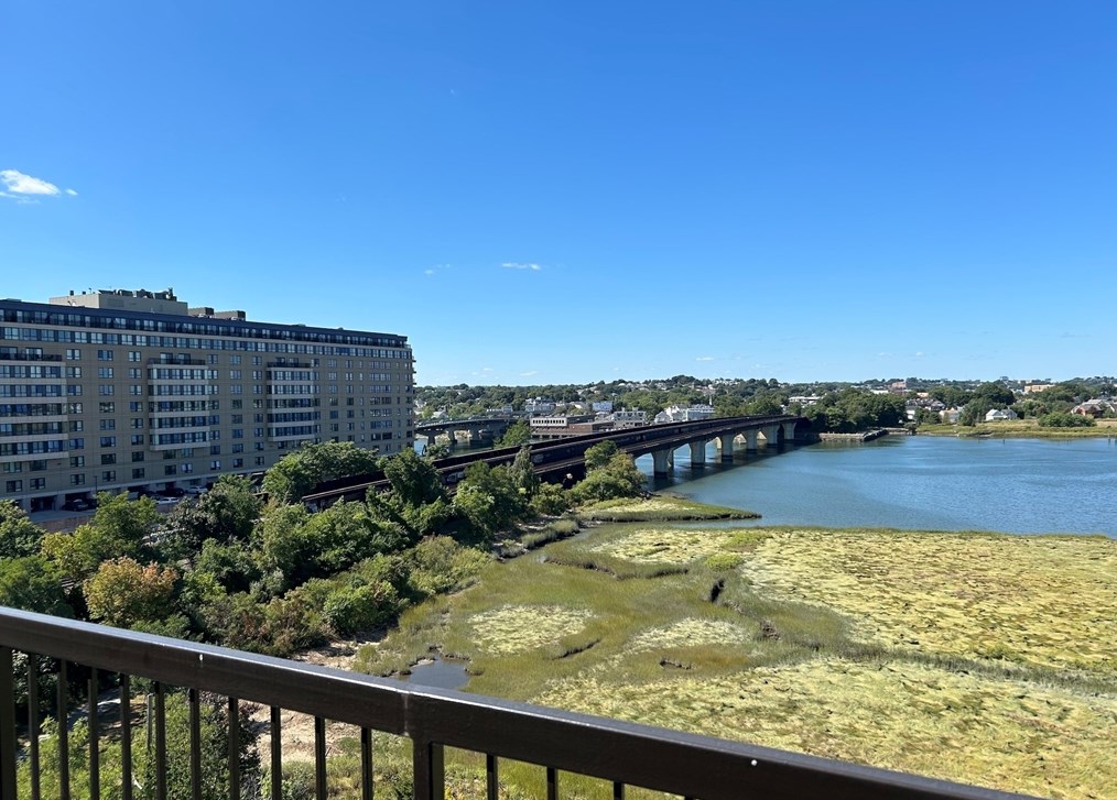 133 Commander Shea Blvd #807, Quincy, MA 02171
