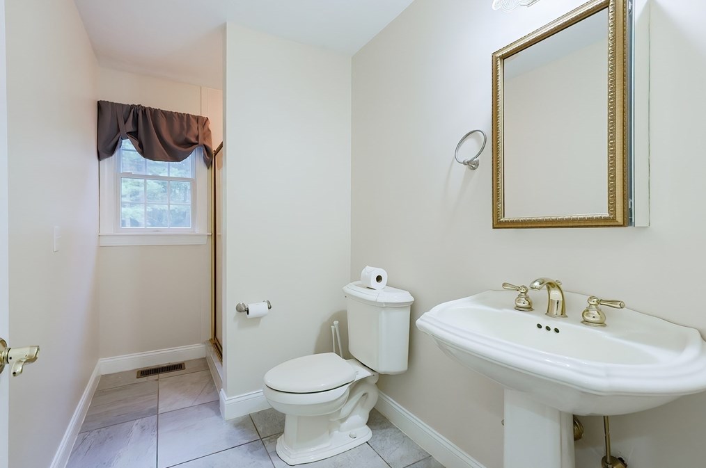 164 Seekonk St, Norfolk MA 02056-1172 exterior