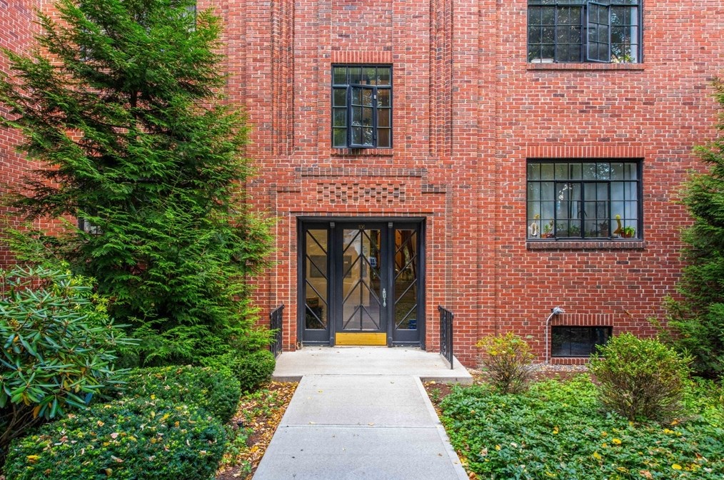 106 Sewall Ave #5, Brookline, MA 02445