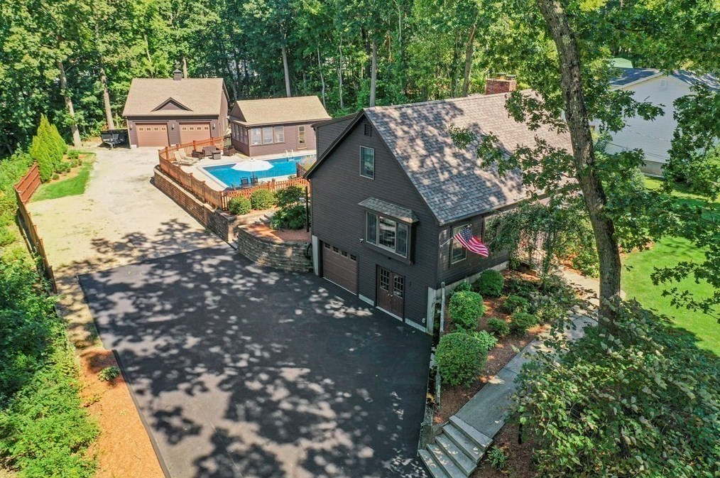 1 Shepherd Ave, Dudley, MA 01571 exterior