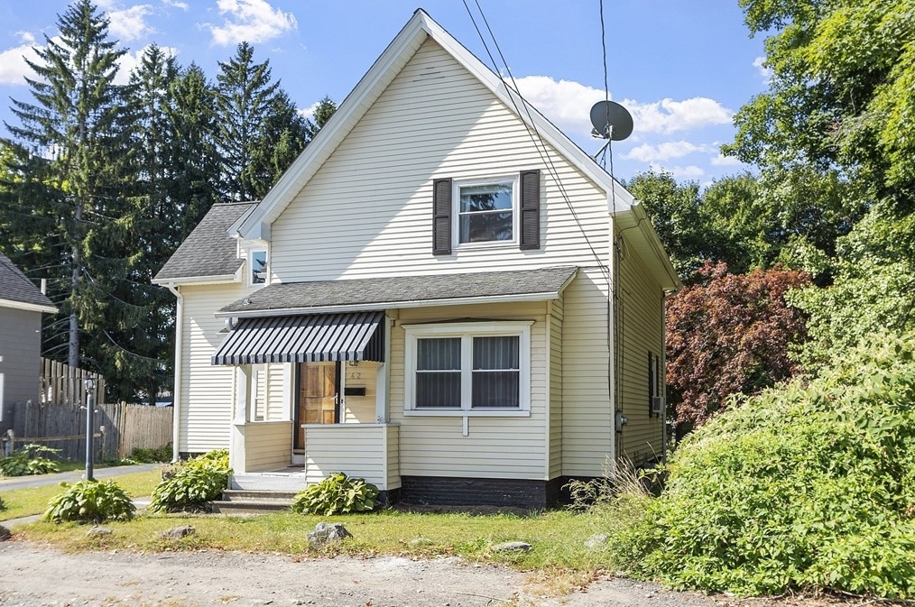42 Branch St, Clinton, MA 01510