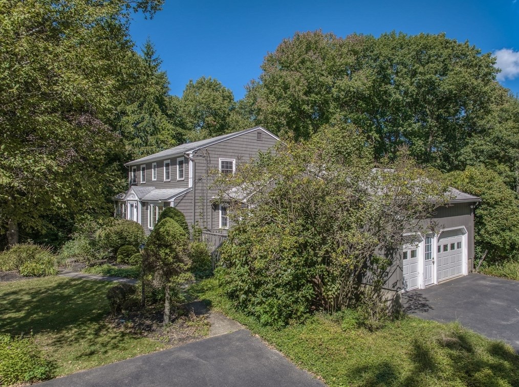 8 Marie Dr, Andover, MA 01810