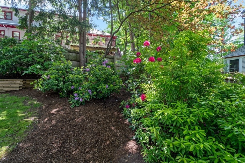 150 Newtonville Ave, Newton MA 02458-1851 exterior