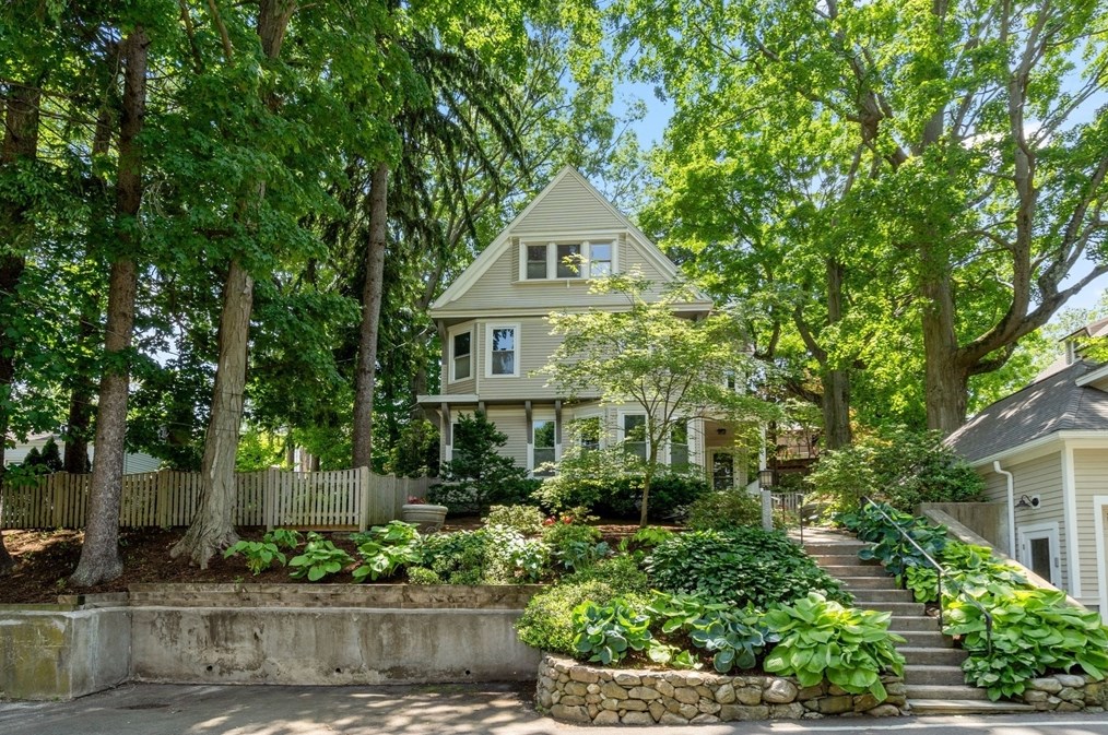 150 Newtonville Ave, Newton, MA 02458