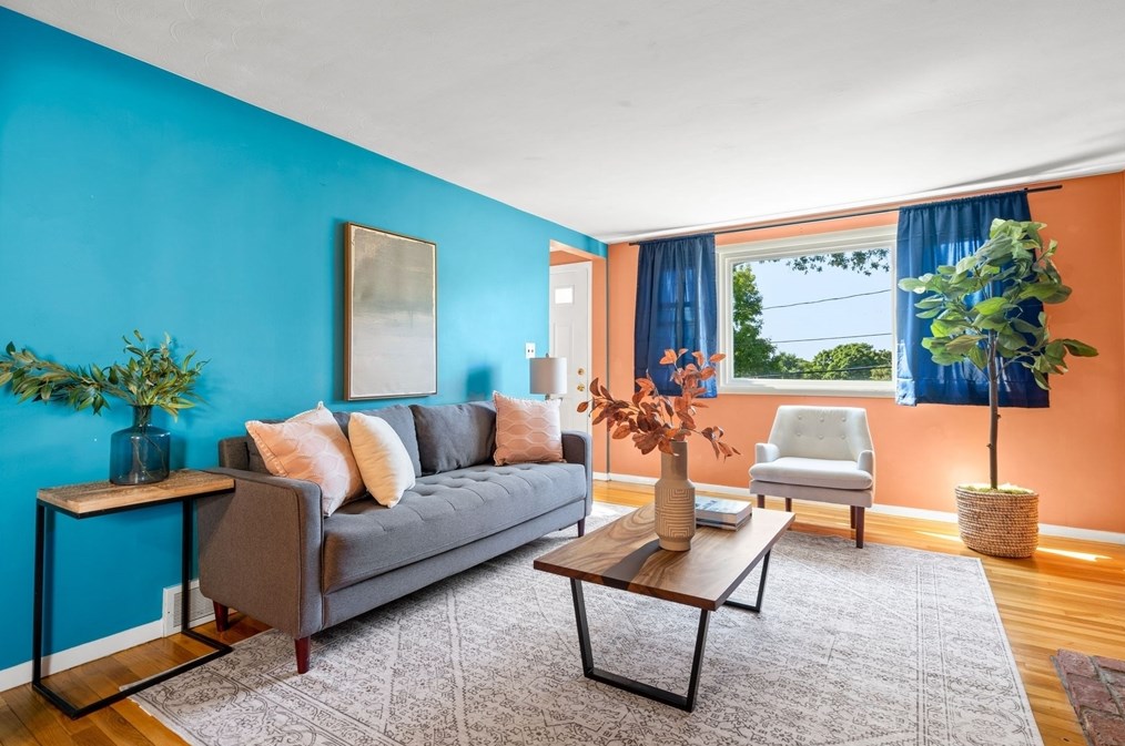 131 Pine Hill Cir, Waltham, MA 02451