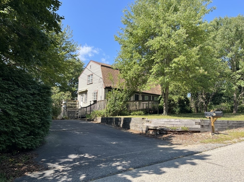 79 Colchester Dr, Plymouth, MA 02360