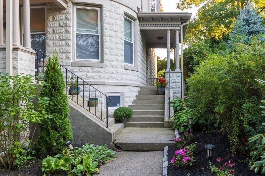 52 Arlington St #52, Newton, MA 02458