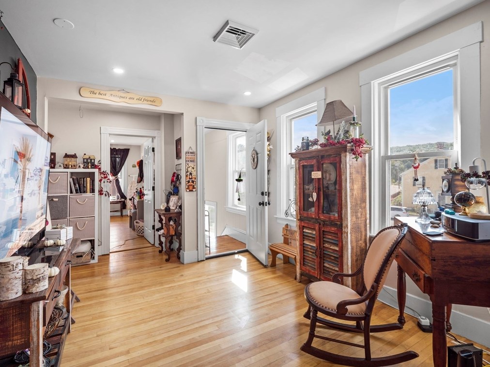 120 Mill St, Worcester MA 01603-2031 exterior