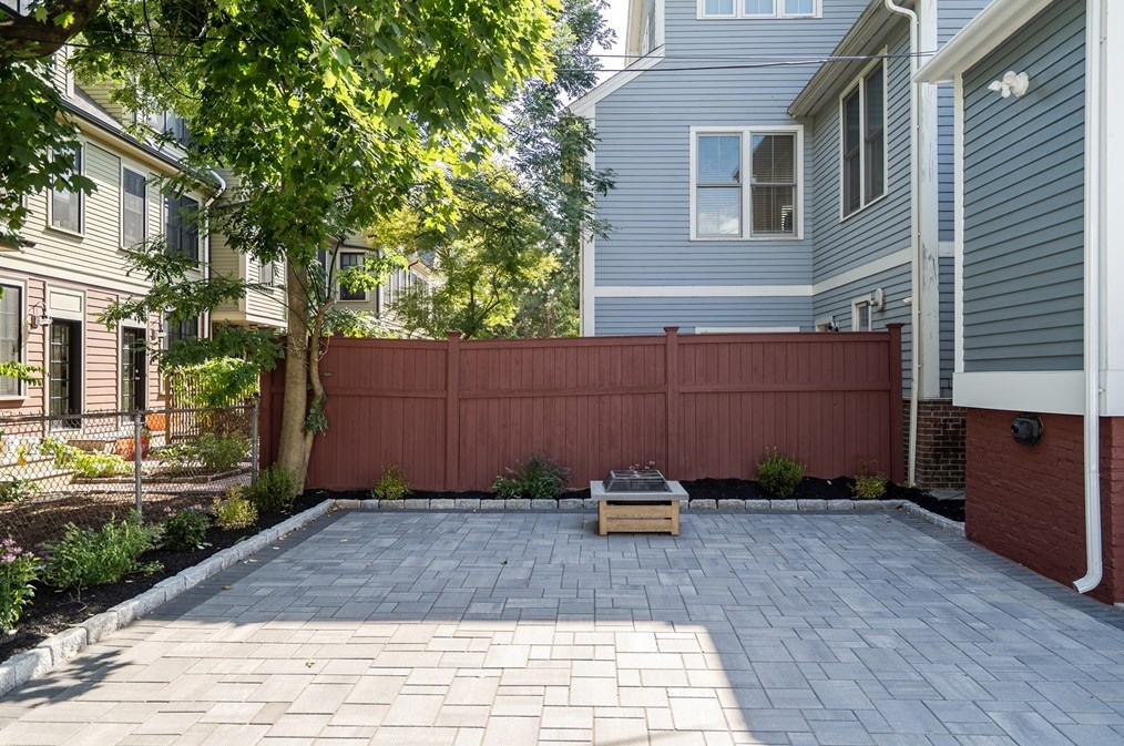 196 Prospect St, Cambridge MA 02139-1218 exterior