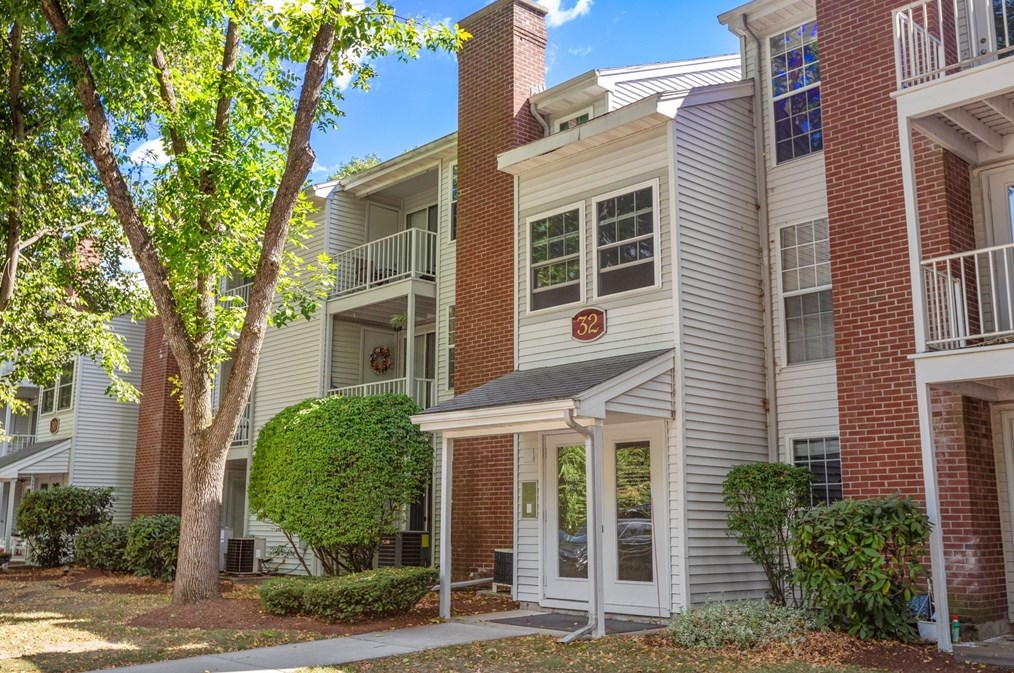 32 Walden Dr, Natick, MA 01760-3890